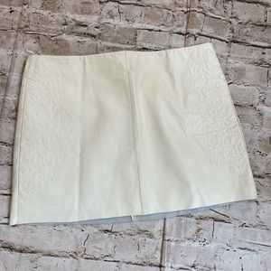Zara NWOT  rare, 100% leather off white Detailed mini skirt